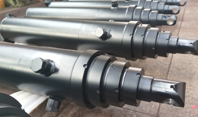 Multi-stage telescopic cylinders